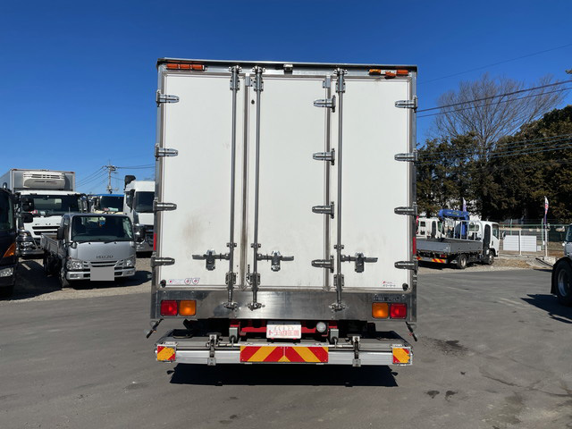 いすゞフォワードアルミバン中型（4t）[写真08]