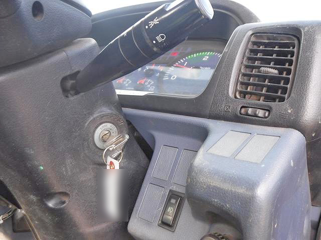 日野レンジャークレーン3段中型（4t）[写真10]