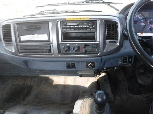 日野レンジャークレーン3段中型（4t）[写真08]