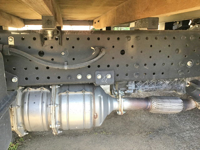 いすゞエルフ平ボディ小型（2t・3t）[写真12]