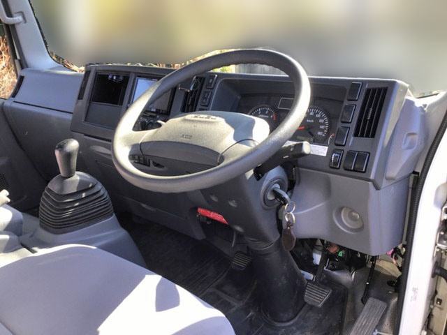 いすゞエルフ平ボディ小型（2t・3t）[写真16]