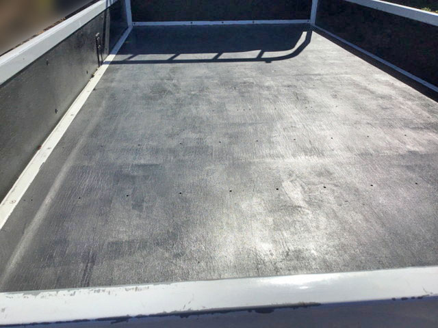 いすゞエルフ平ボディ小型（2t・3t）[写真07]