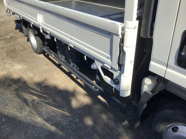 いすゞエルフ平ボディ小型（2t・3t）[写真09]