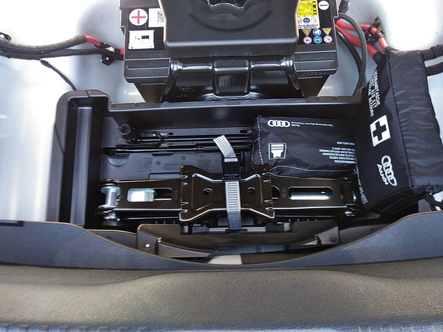 その他のメーカーその他の車種その他の形状小型（2t・3t）[写真36]