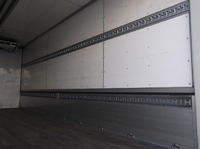 三菱ふそうファイター冷蔵冷凍ウイング中型（4t）[写真10]