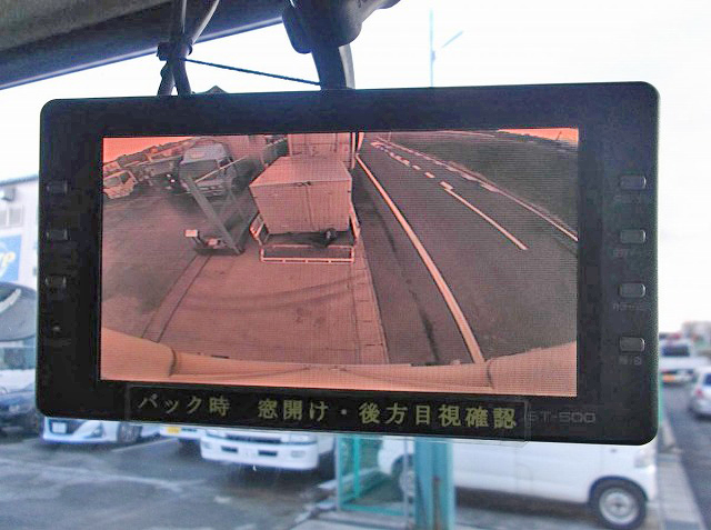 三菱ふそうファイター冷蔵冷凍ウイング中型（4t）[写真24]