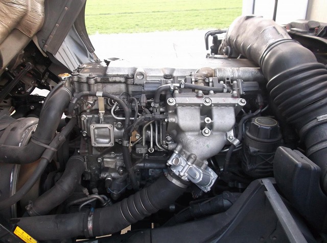 三菱ふそうファイター冷蔵冷凍ウイング中型（4t）[写真34]