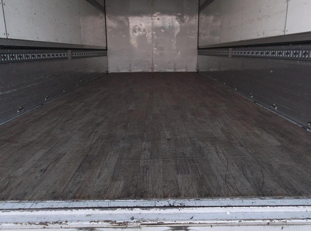 三菱ふそうファイター冷蔵冷凍ウイング中型（4t）[写真07]