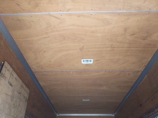 いすゞエルフアルミバン小型（2t・3t）[写真11]