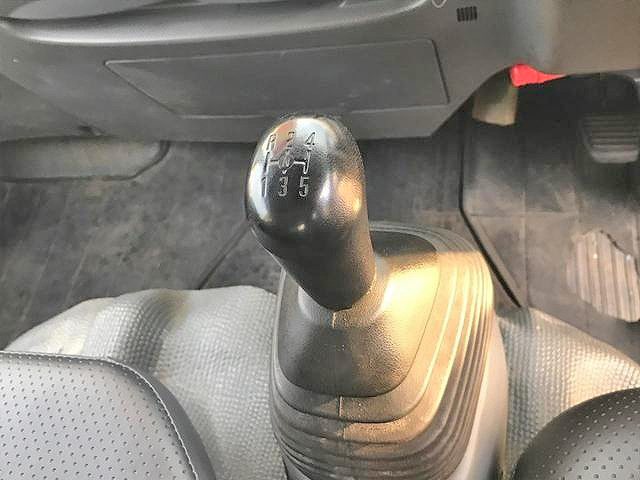 いすゞエルフダブルキャブ（Wキャブ）小型（2t・3t）[写真12]