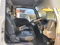 いすゞエルフダブルキャブ（Wキャブ）小型（2t・3t）[写真13]