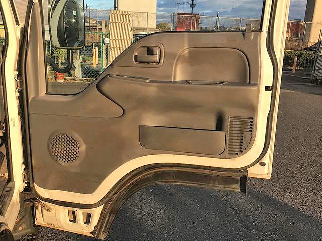 いすゞエルフダブルキャブ（Wキャブ）小型（2t・3t）[写真24]