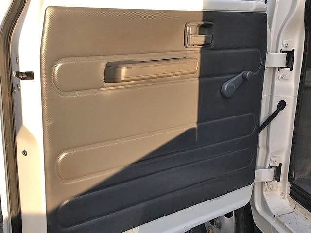 いすゞエルフダブルキャブ（Wキャブ）小型（2t・3t）[写真27]