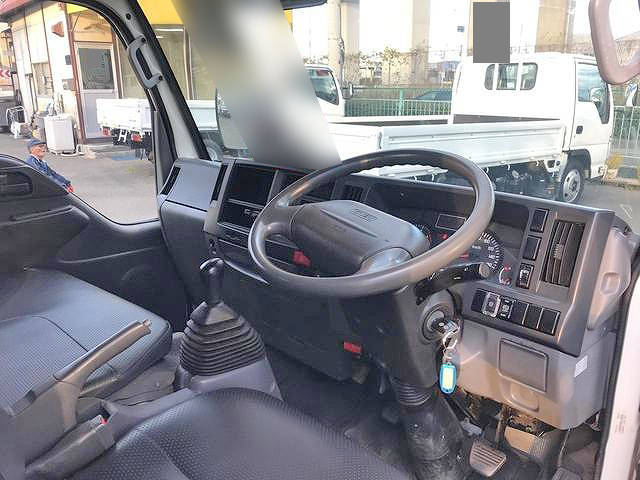 いすゞエルフダブルキャブ（Wキャブ）小型（2t・3t）[写真07]