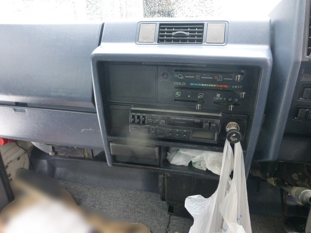 いすゞエルフダンプ小型（2t・3t）[写真25]