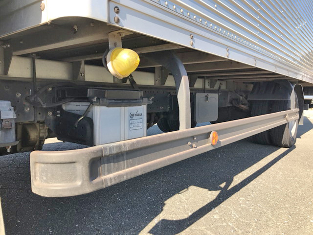 三菱ふそうキャンターアルミバン小型（2t・3t）[写真19]