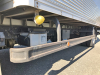 三菱ふそうキャンターアルミバン小型（2t・3t）[写真19]