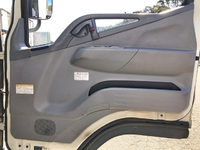 三菱ふそうキャンターアルミバン小型（2t・3t）[写真30]