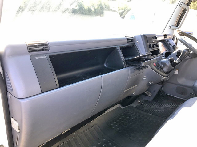 三菱ふそうキャンターアルミバン小型（2t・3t）[写真34]