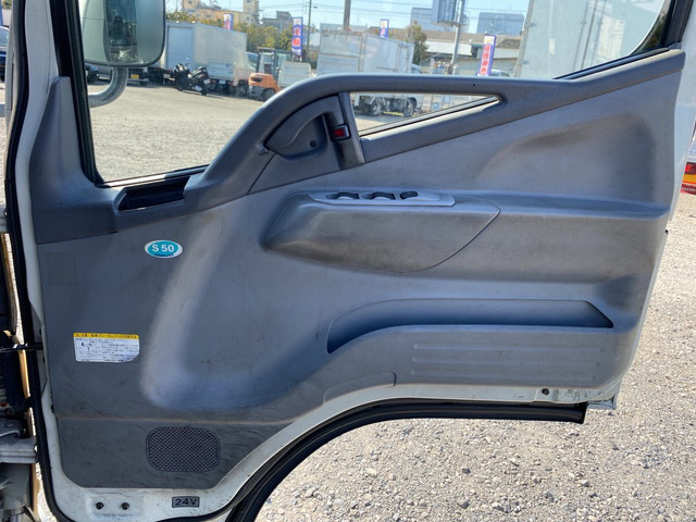 三菱ふそうキャンターユニック4段小型（2t・3t）[写真28]