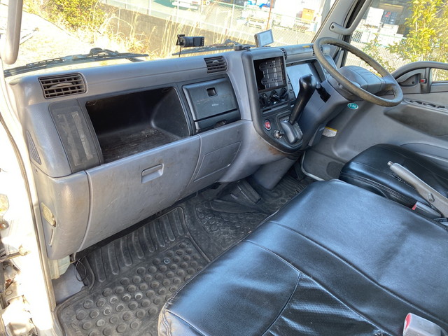 三菱ふそうキャンターユニック4段小型（2t・3t）[写真32]