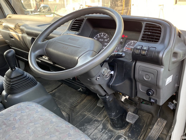 日産アトラス平ボディ小型（2t・3t）[写真28]