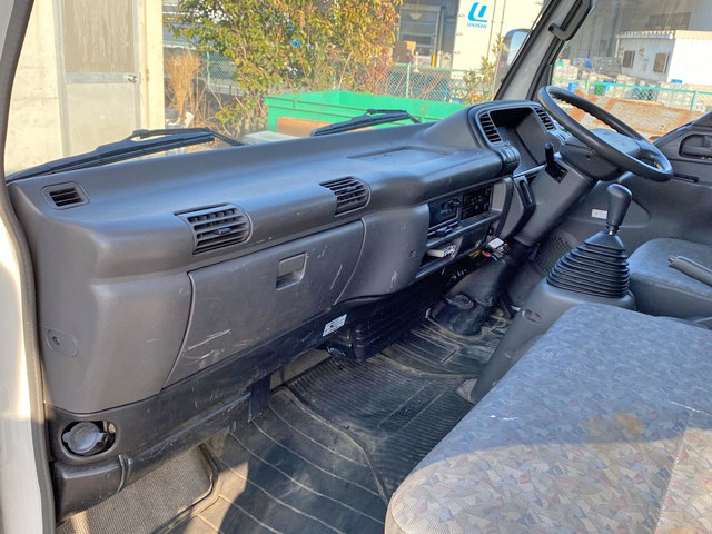 日産アトラス平ボディ小型（2t・3t）[写真30]