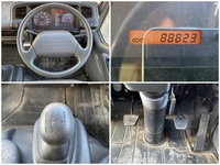 日産アトラス平ボディ小型（2t・3t）[写真32]