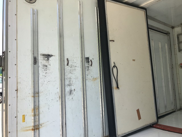 日野デュトロ冷凍車（冷蔵車）小型（2t・3t）[写真13]