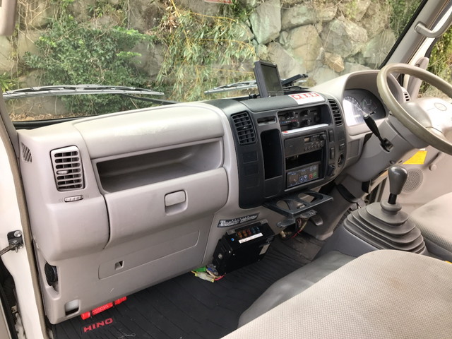 日野デュトロ冷凍車（冷蔵車）小型（2t・3t）[写真33]