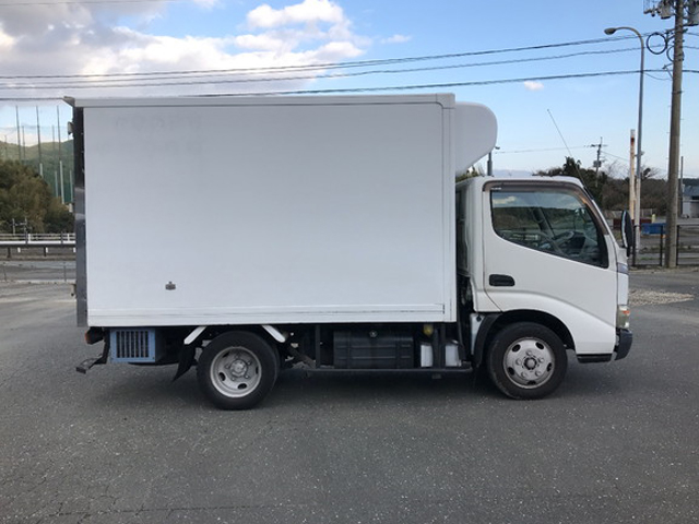 日野デュトロ冷凍車（冷蔵車）小型（2t・3t）[写真07]