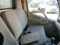 日野デュトロ冷凍車（冷蔵車）小型（2t・3t）[写真28]