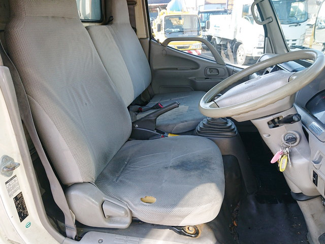 日野デュトロ冷凍車（冷蔵車）小型（2t・3t）[写真29]