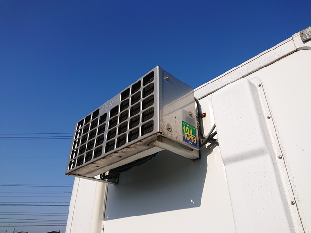 日野デュトロ冷凍車（冷蔵車）小型（2t・3t）[写真08]