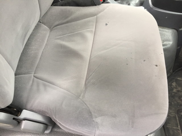 いすゞエルフ平ボディ小型（2t・3t）[写真17]