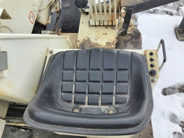 いすゞエルフ穴掘建柱車小型（2t・3t）[写真10]