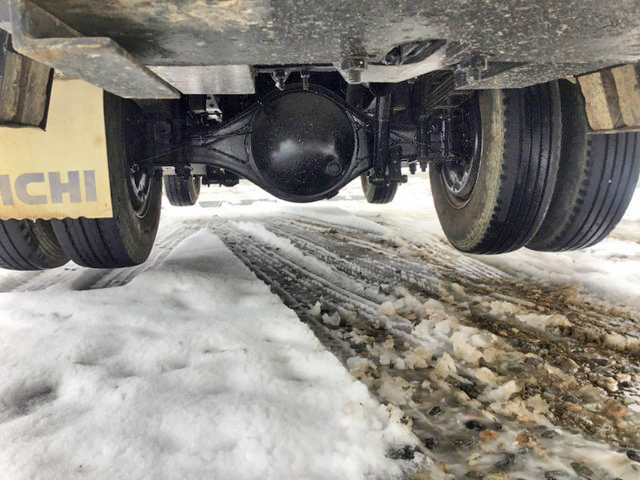 いすゞエルフ穴掘建柱車小型（2t・3t）[写真21]