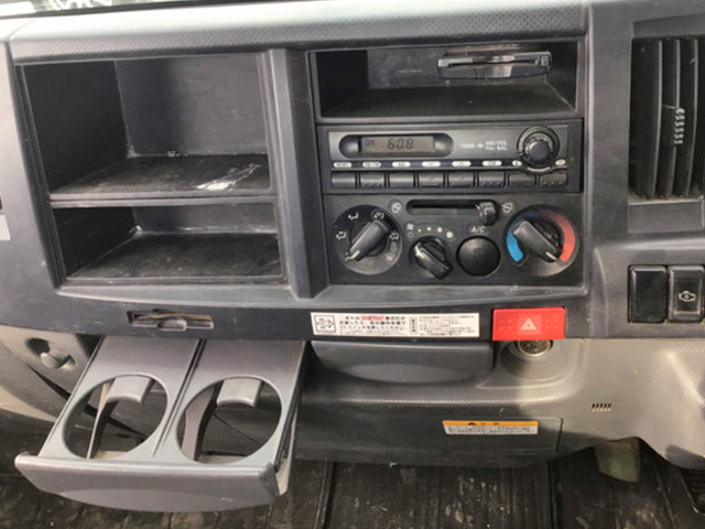 いすゞエルフ穴掘建柱車小型（2t・3t）[写真26]