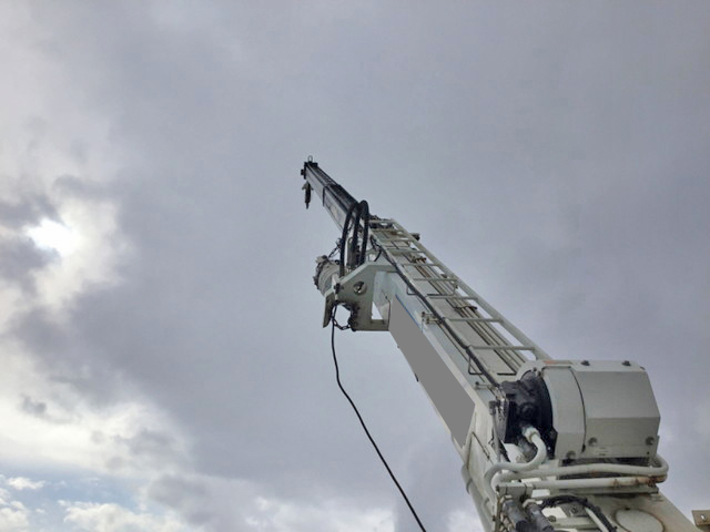 いすゞエルフ穴掘建柱車小型（2t・3t）[写真07]