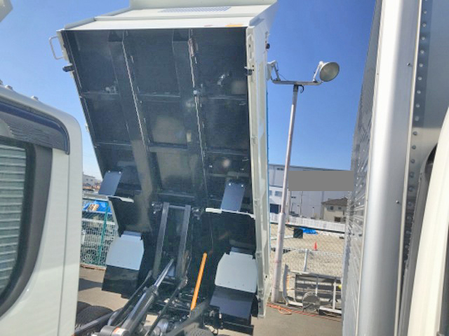 三菱ふそうキャンターダンプ小型（2t・3t）[写真12]