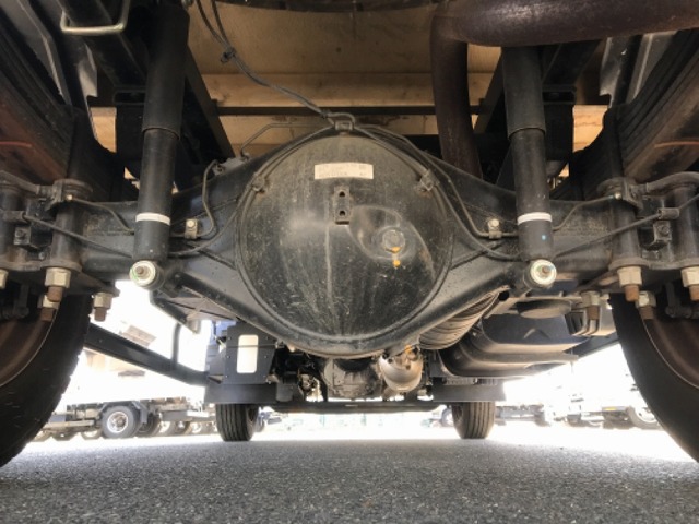 三菱ふそうキャンター平ボディ小型（2t・3t）[写真11]