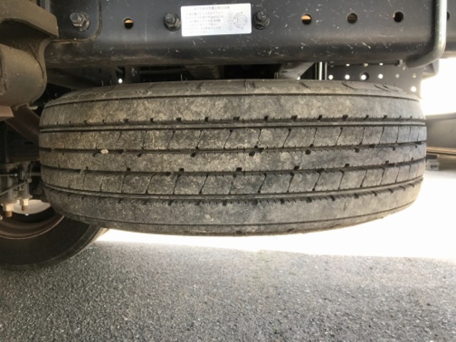 三菱ふそうキャンター平ボディ小型（2t・3t）[写真14]