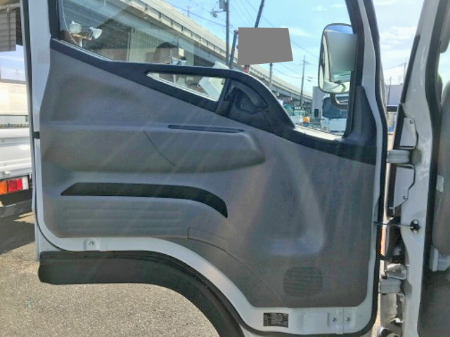 三菱ふそうキャンター平ボディ小型（2t・3t）[写真22]