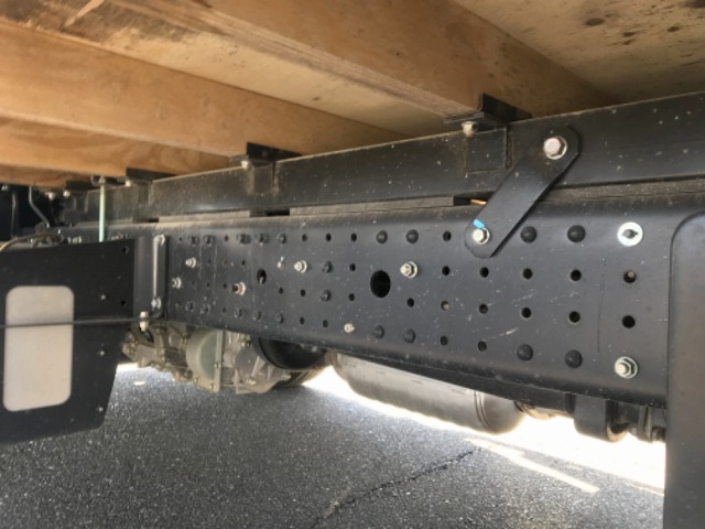 三菱ふそうキャンター平ボディ小型（2t・3t）[写真23]