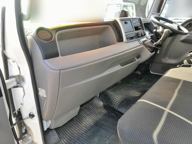 三菱ふそうキャンター平ボディ小型（2t・3t）[写真34]