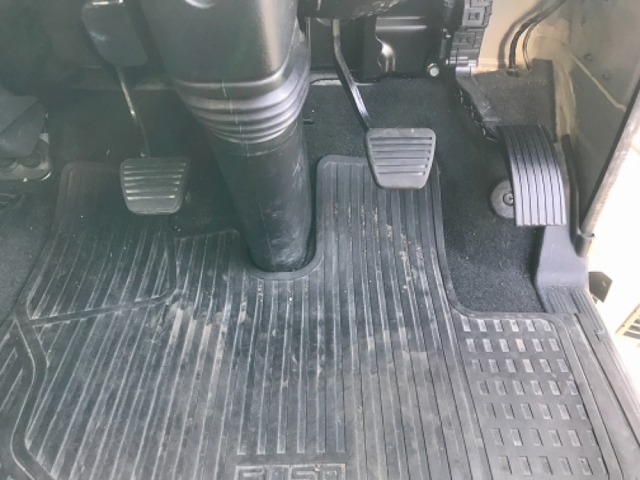 三菱ふそうキャンター平ボディ小型（2t・3t）[写真36]