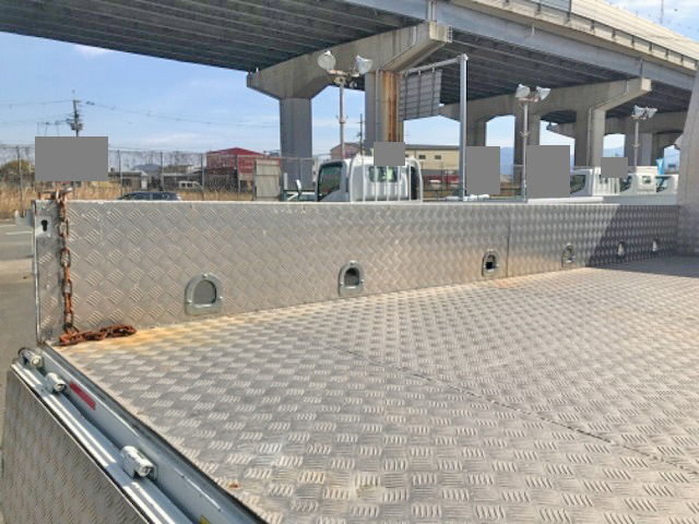 三菱ふそうキャンター平ボディ小型（2t・3t）[写真06]