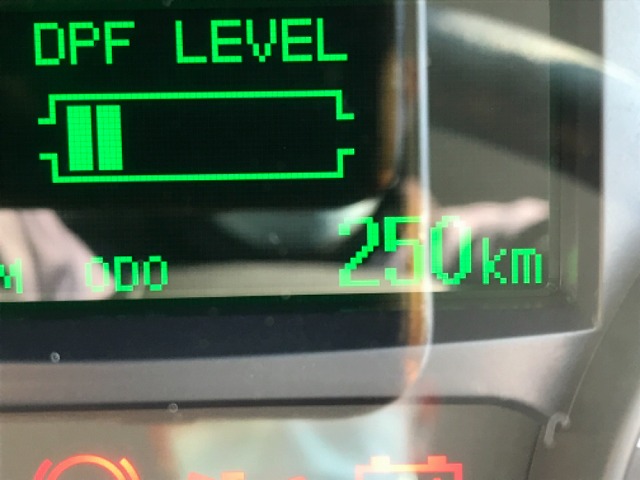 三菱ふそうキャンターダンプ小型（2t・3t）[写真14]