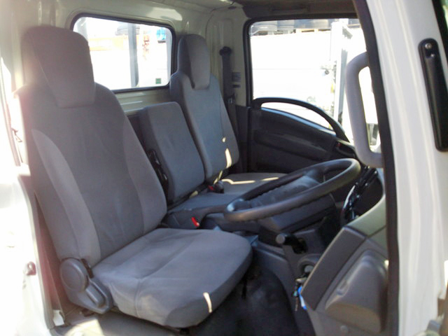 いすゞエルフアルミブロック小型（2t・3t）[写真29]