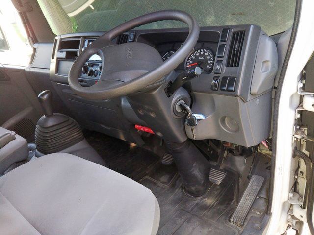 いすゞエルフアルミブロック小型（2t・3t）[写真30]